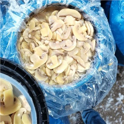 Nấm Champignon trong nước muối trong trống